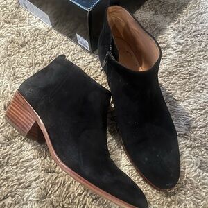 J Cree Black Suede Ankle Boots sz 9